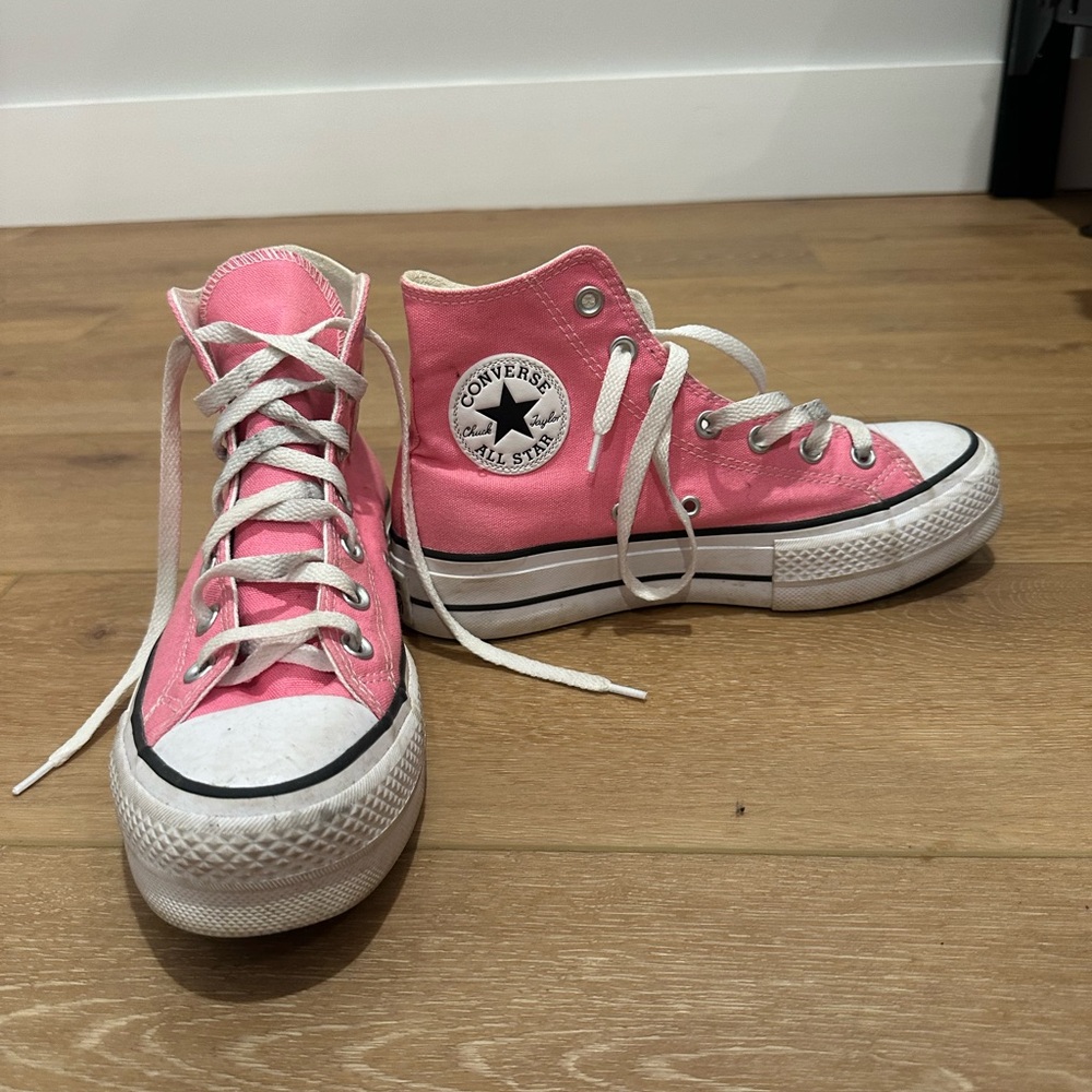 Pink platform women’s converse